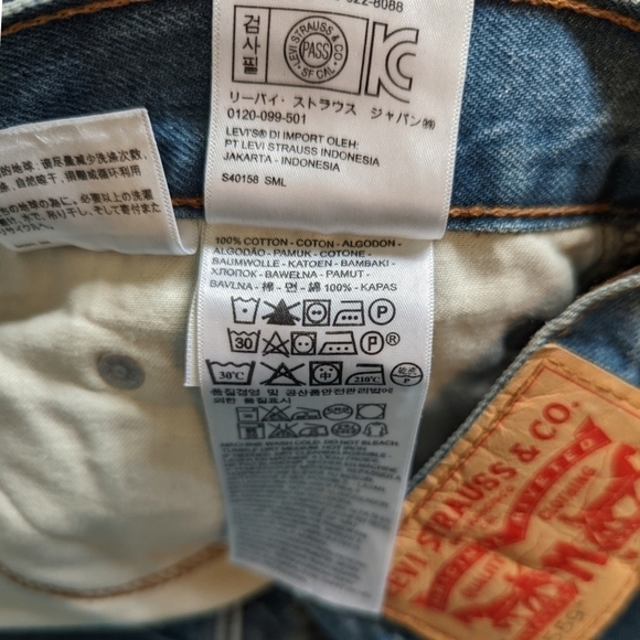 Levi's 559 Cutoff Shorts Sz 34 - Picture 6 of 6